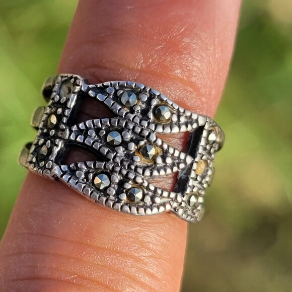 Vintage 925 sterling silver Art Deco style swirl marcasite pinky or midi ring - Picture 9 of 16